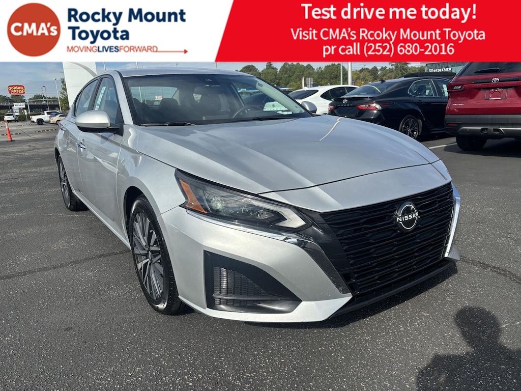 Used 2023 Nissan Altima 2.5 SV Sedan