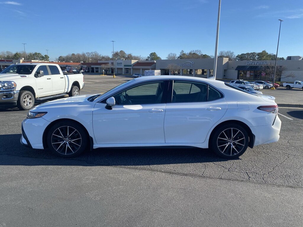 Used 2023 Toyota Camry SE Sedan