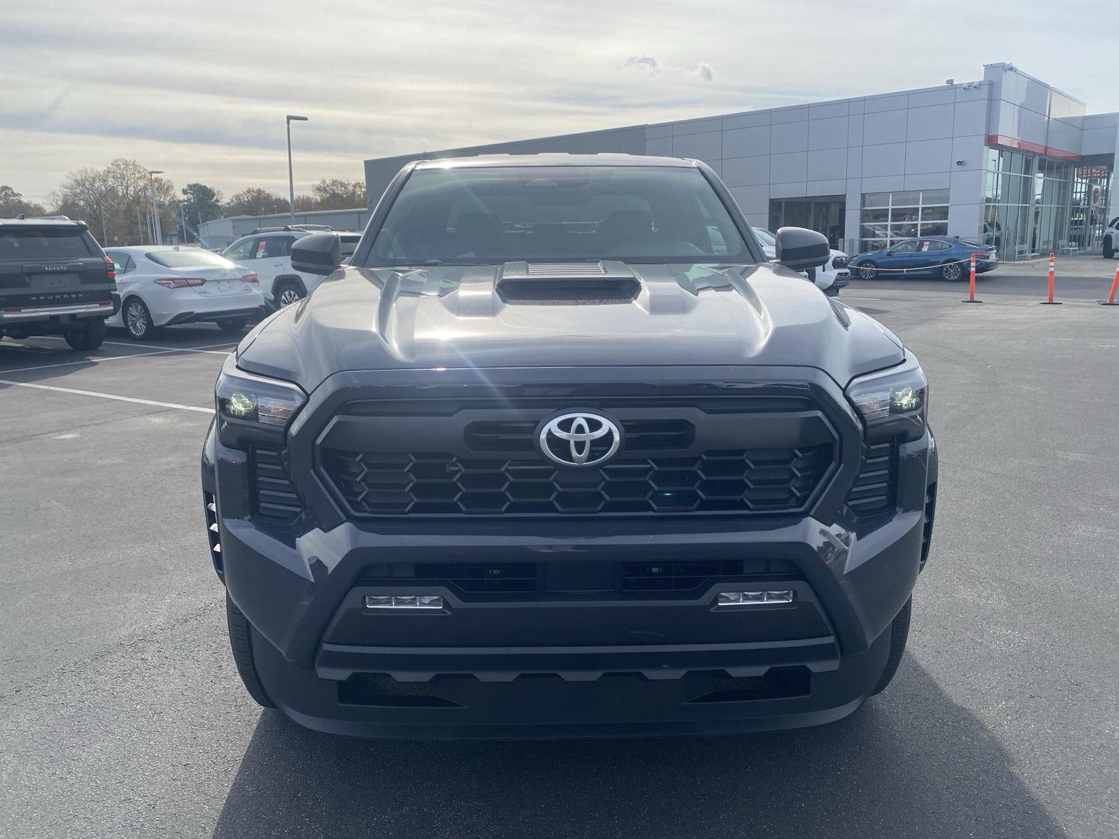 2025 Toyota Tacoma TRD Sport photo 2