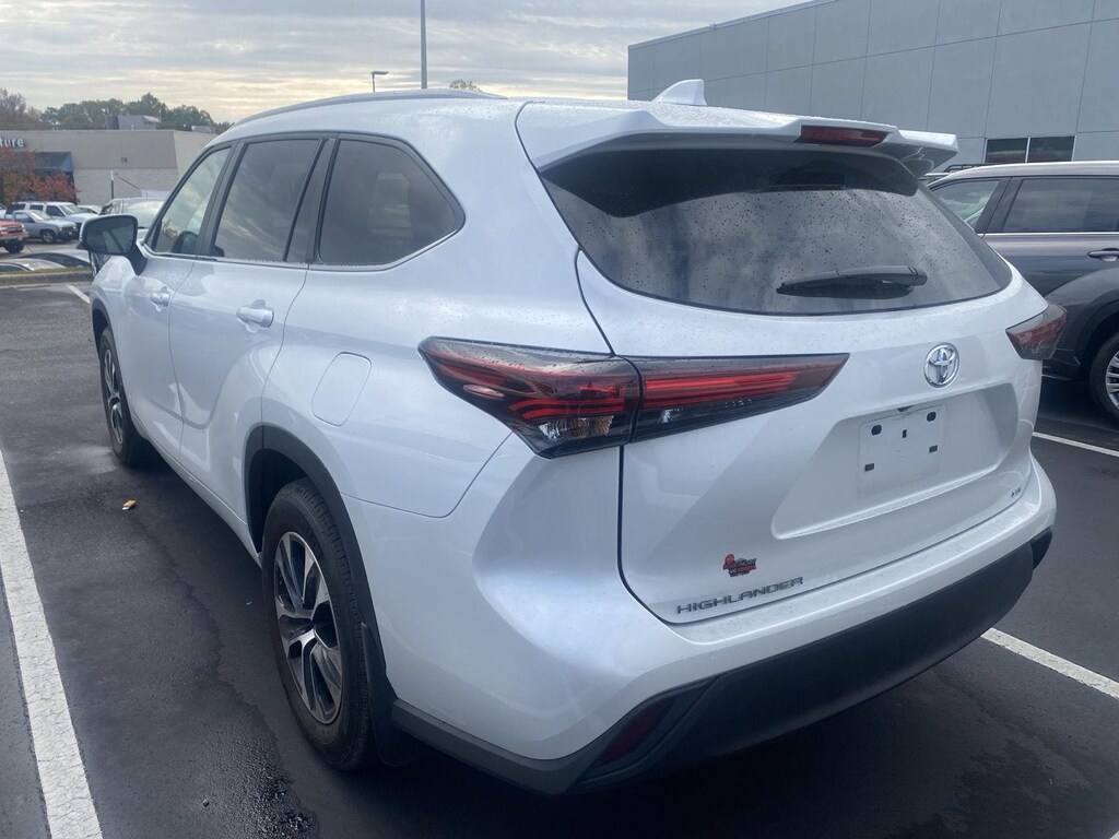 Used 2025 Toyota Highlander XLE SUV