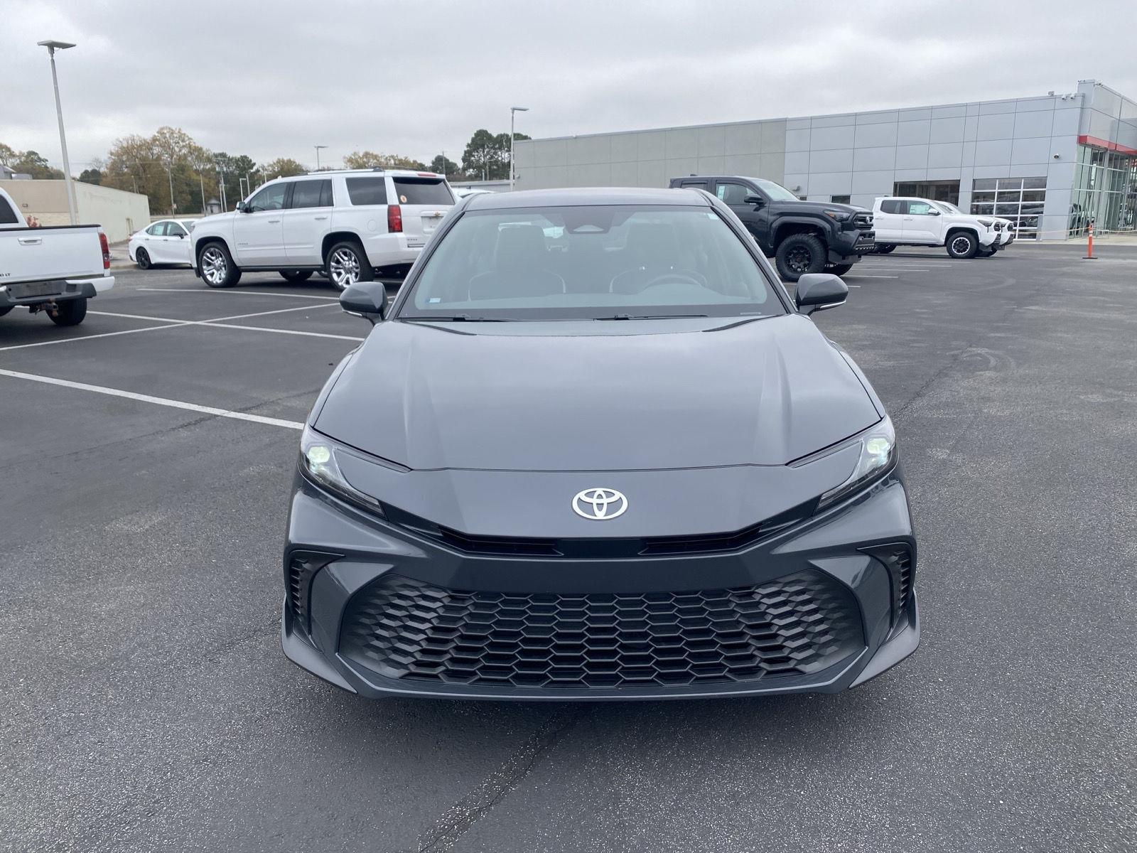 2025 Toyota Camry SE photo 2