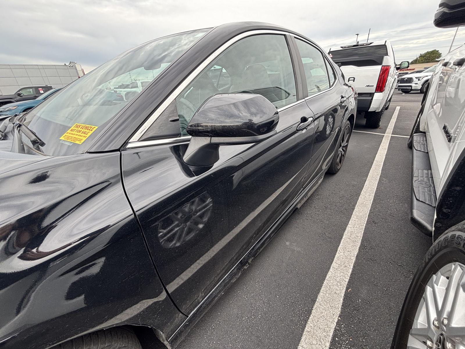 2021 Toyota Camry SE photo 3