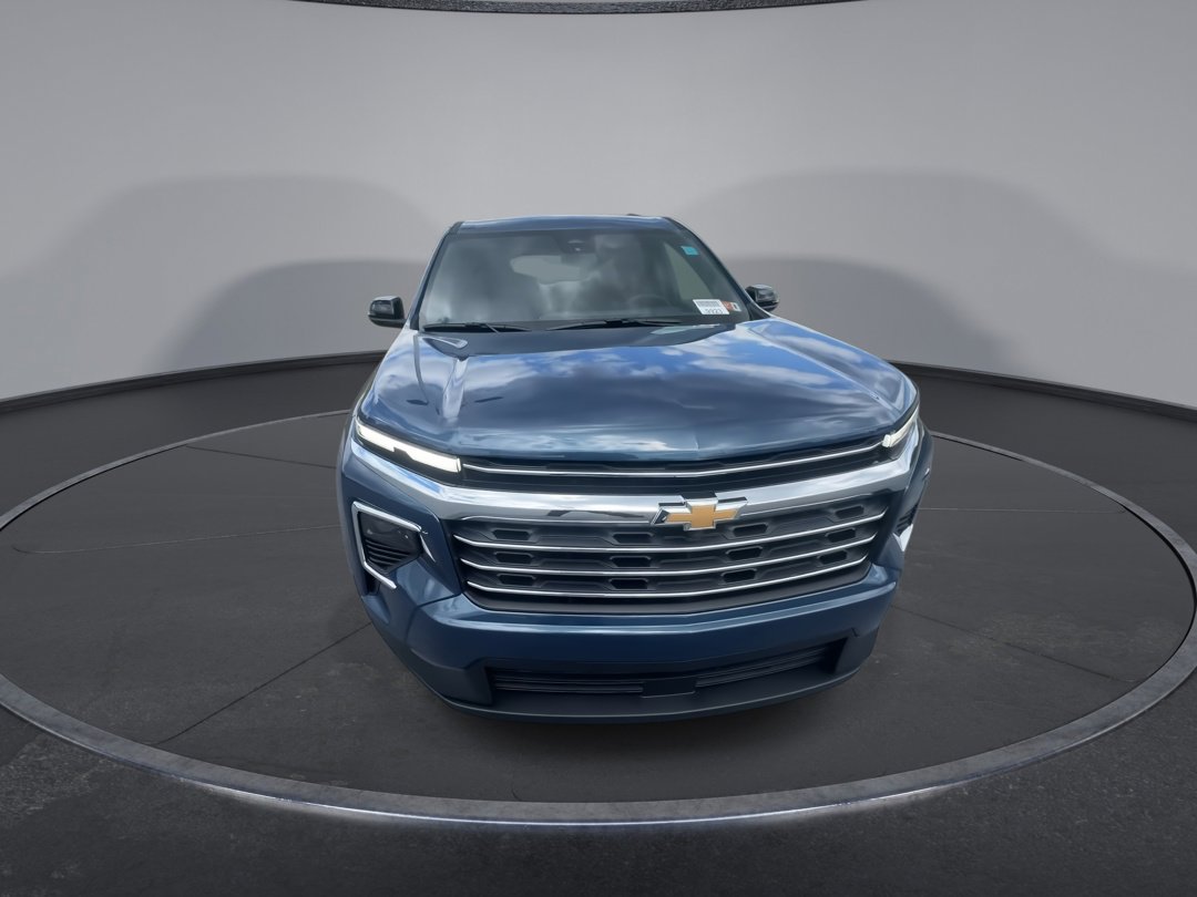 2026 Chevrolet Traverse 2LT photo 2
