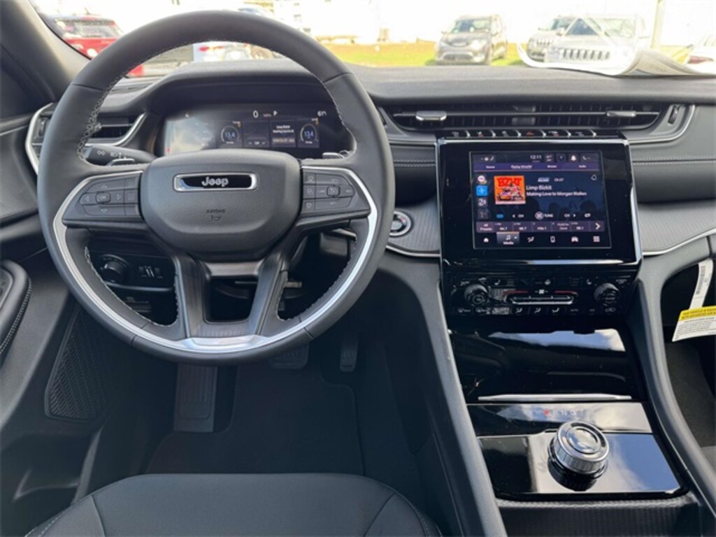 New 2025 Jeep Grand Cherokee Laredo SUV