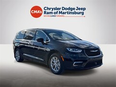2026 Chrysler Pacifica Limited Van Passenger Van