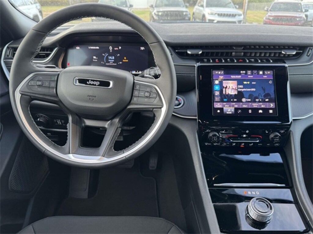 New 2025 Jeep Grand Cherokee L Laredo SUV