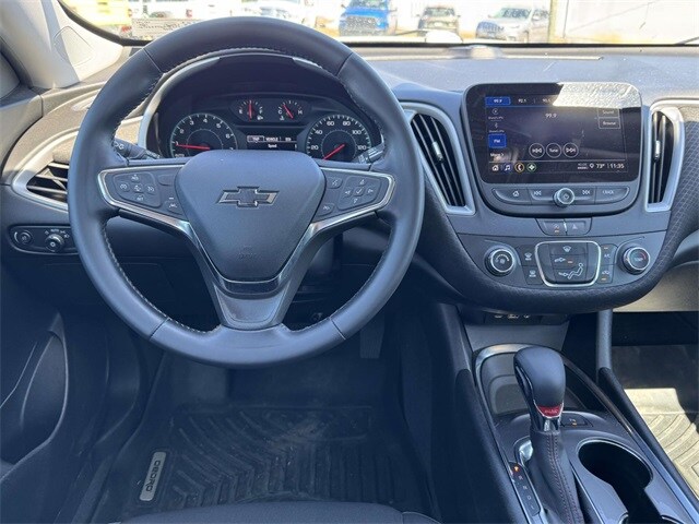 2021 Chevrolet Malibu RS photo 2