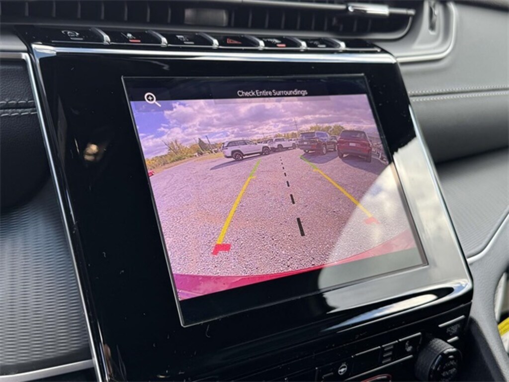 New 2025 Jeep Grand Cherokee Laredo SUV