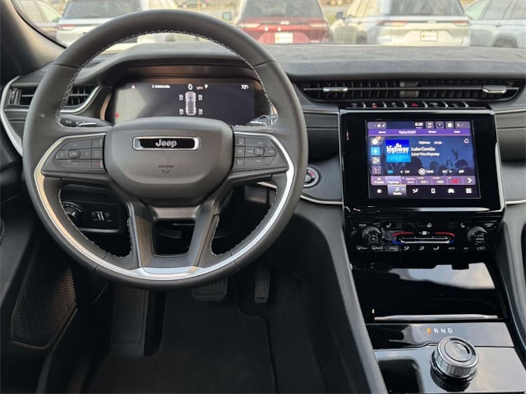 New 2025 Jeep Grand Cherokee Laredo SUV