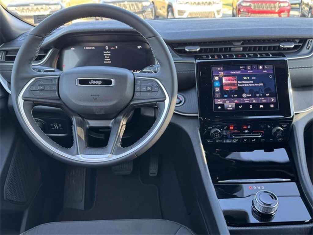 New 2025 Jeep Grand Cherokee Laredo SUV