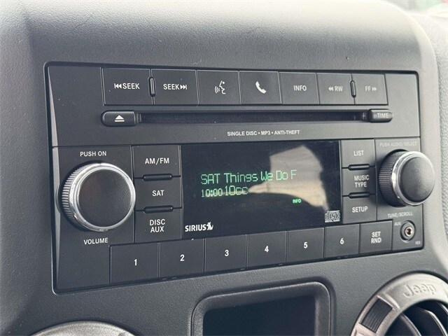 2017 Jeep Wrangler Willys Wheeler photo 3