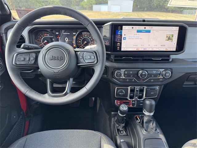 2025 Jeep Gladiator Willys photo 2