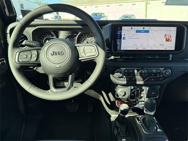 2025 Jeep Gladiator Rubicon photo 2