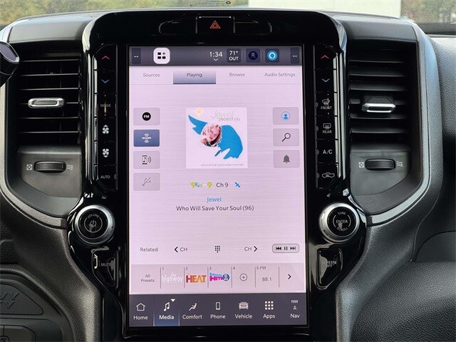 2025 Ram 2500 Tradesman photo 3