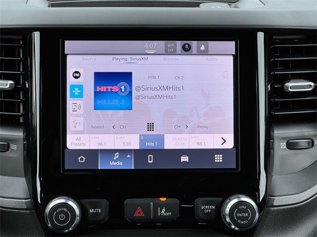 2025 Ram 1500 Tradesman photo 3