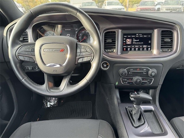 2018 Dodge Charger SXT photo 2