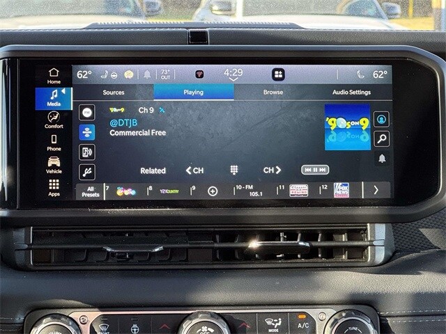 2024 Jeep Wrangler Rubicon photo 3