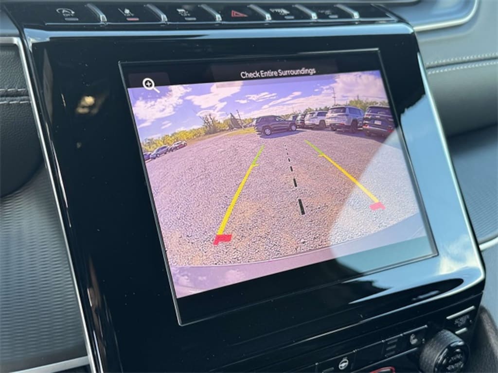 New 2025 Jeep Grand Cherokee L Laredo SUV