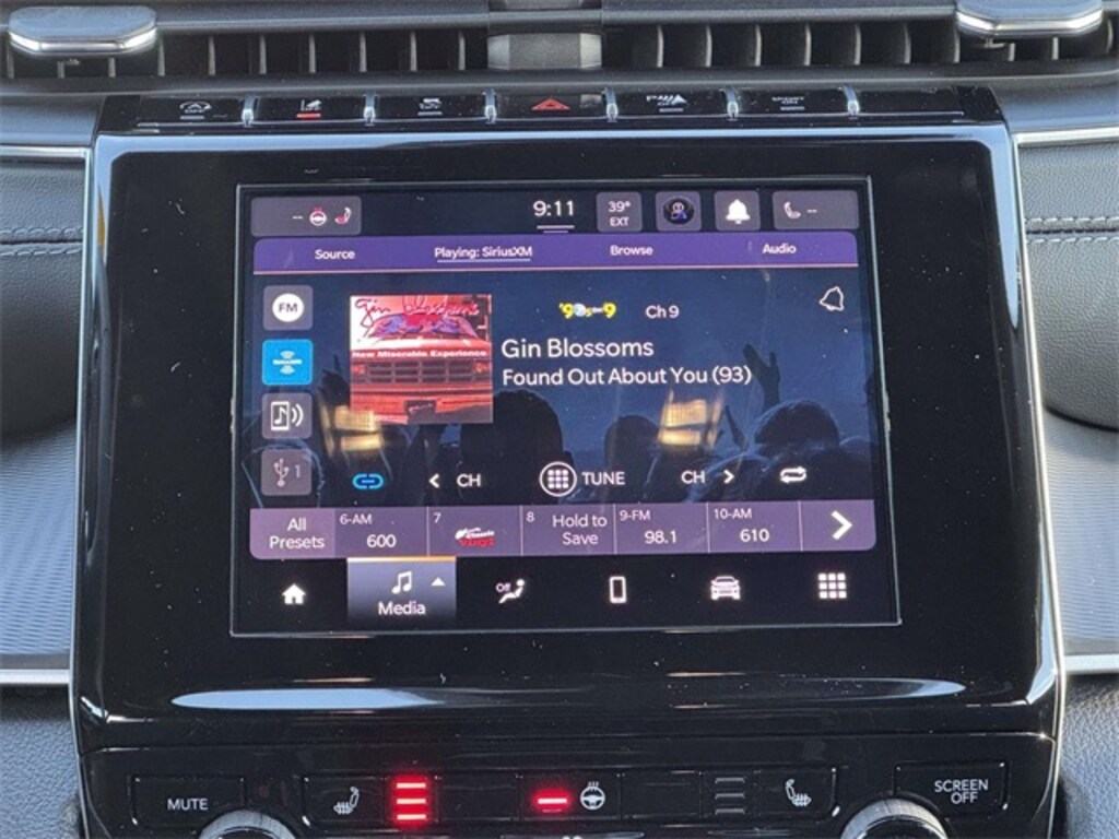 New 2025 Jeep Grand Cherokee Laredo SUV