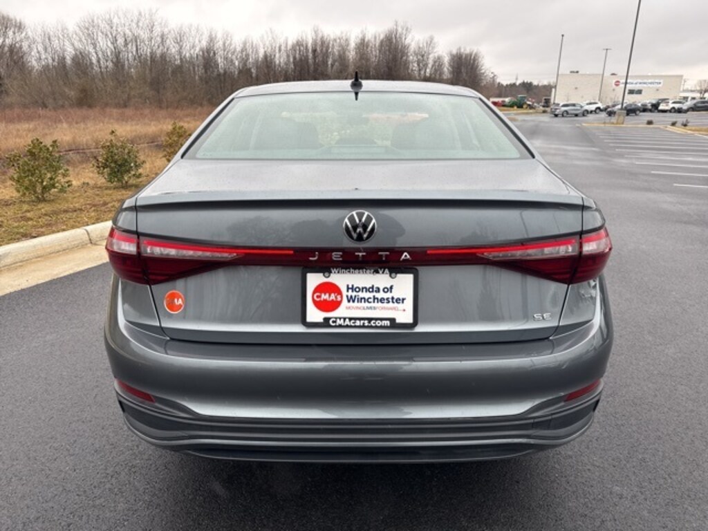 Used 2025 Volkswagen Jetta 1.5T SE Sedan