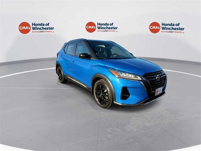 2021 Nissan Kicks SR photo 2
