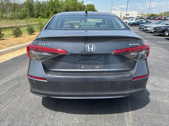 2022 Honda Civic Touring photo 2