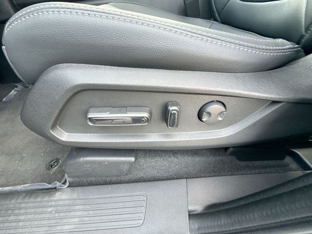 2025 Honda Pilot Touring - Photo 17