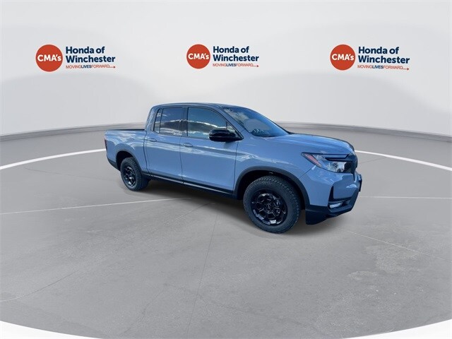 2025 Honda Ridgeline Sport photo 2