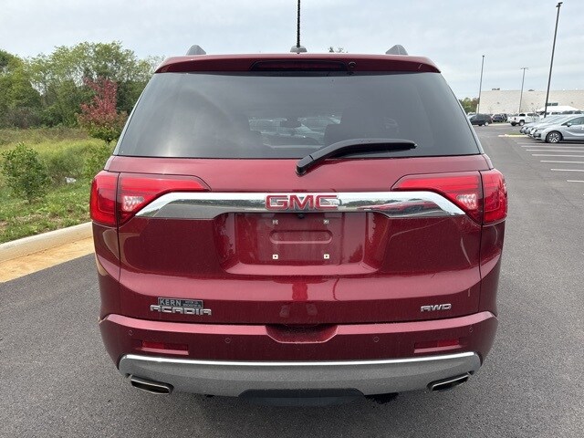2017 Gmc Acadia Denali photo 2