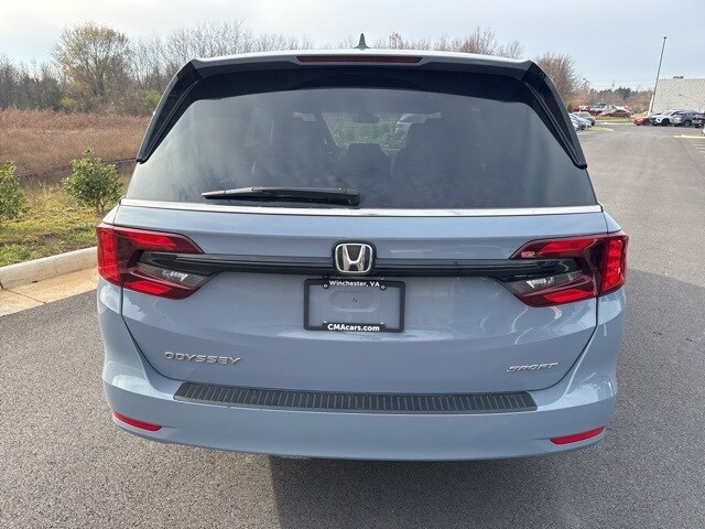 2023 Honda Odyssey Sport photo 2
