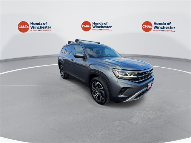 2023 Volkswagen Atlas SEL photo 2