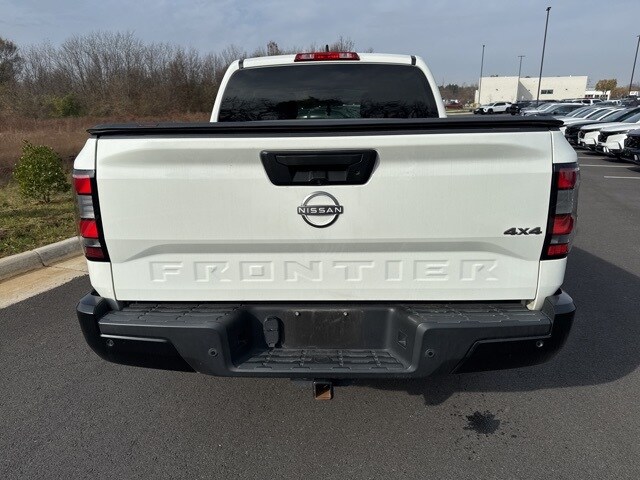 2022 Nissan Frontier S photo 2