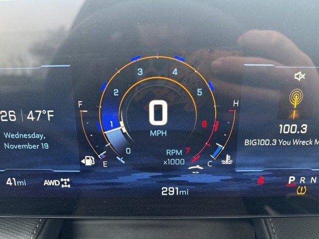 2025 Chevrolet Equinox LT photo 2