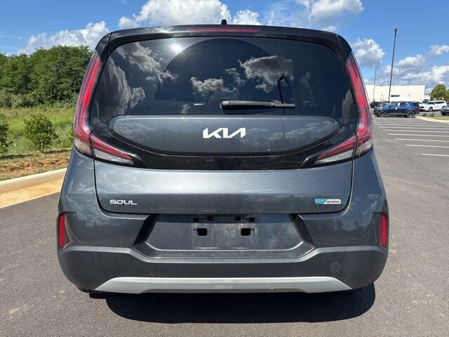 2023 Kia Soul EX photo 2