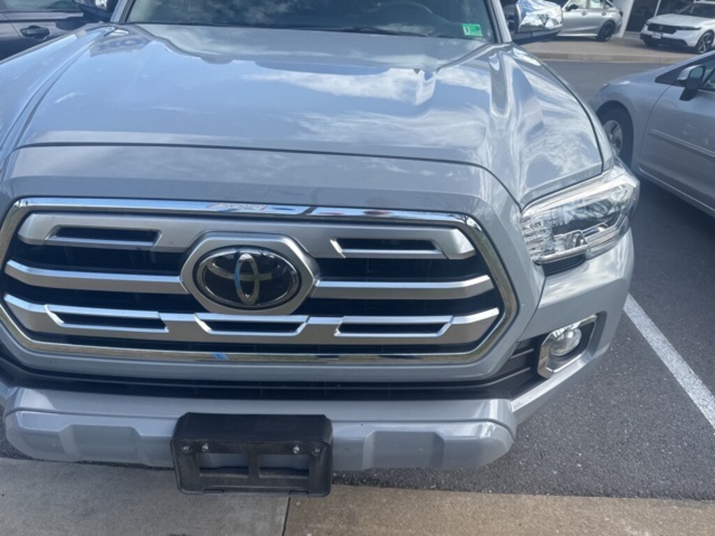 Used 2018 Toyota Tacoma Limited Truck