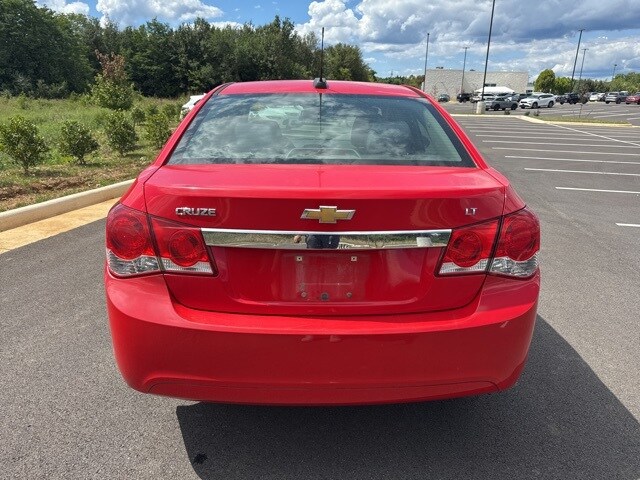 2016 Chevrolet Cruze LT photo 2