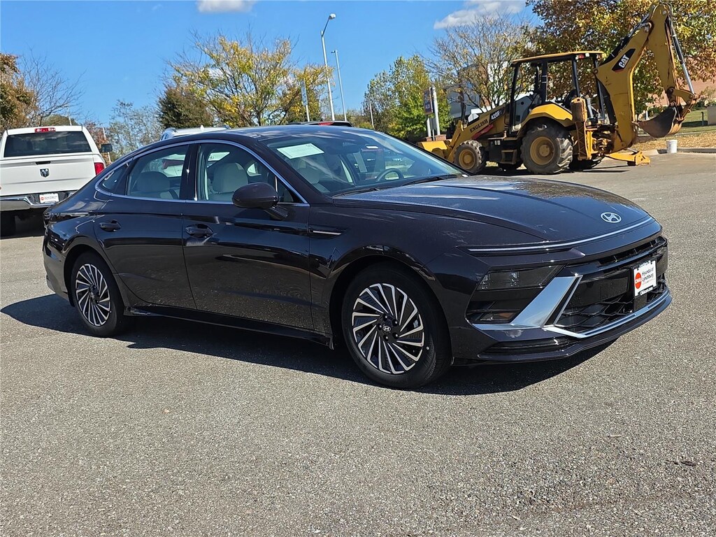 New 2026 Hyundai Sonata Hybrid SEL Sedan