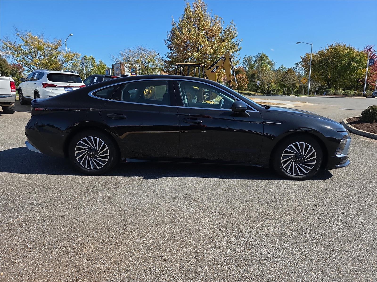 2025 Hyundai Sonata Hybrid SEL photo 3