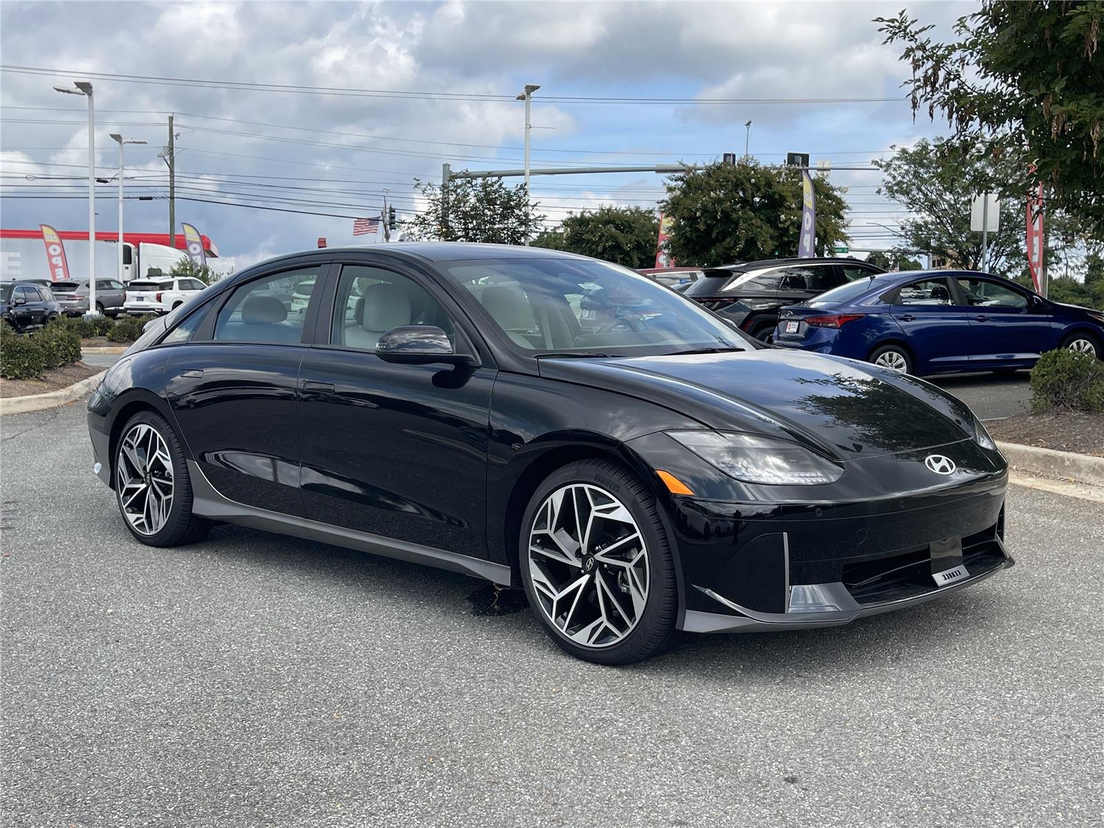 2025 Hyundai Ioniq 6 SEL photo 2