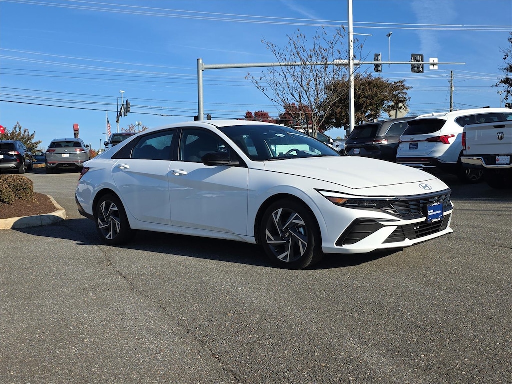 Used 2025 Hyundai Elantra SEL Sport Sedan