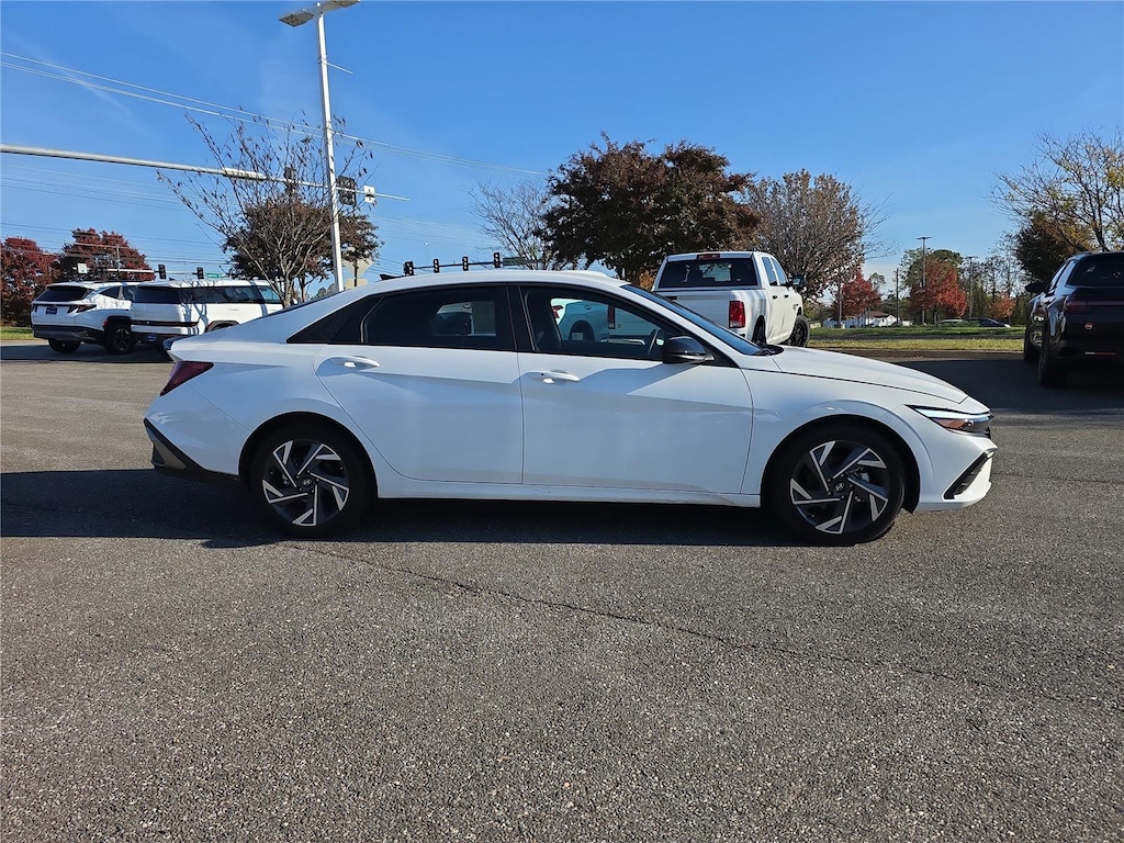 Used 2025 Hyundai Elantra SEL Sport Sedan