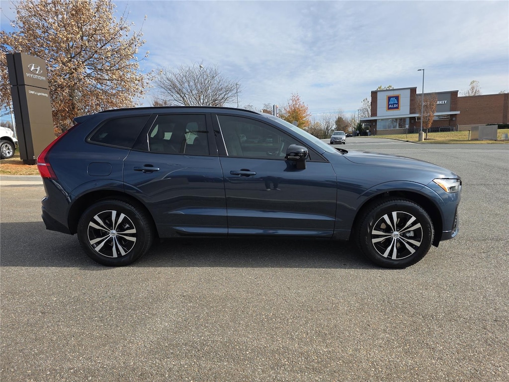 Used 2025 Volvo XC60 Core SUV