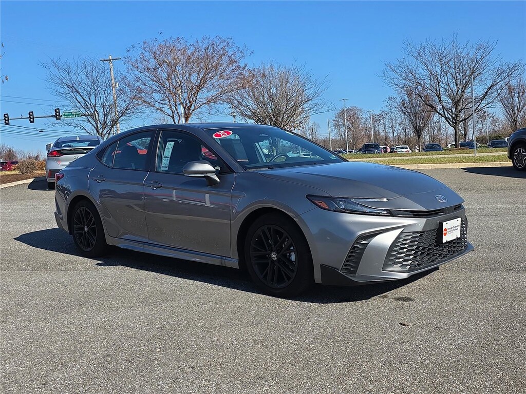 Used 2025 Toyota Camry SE Sedan