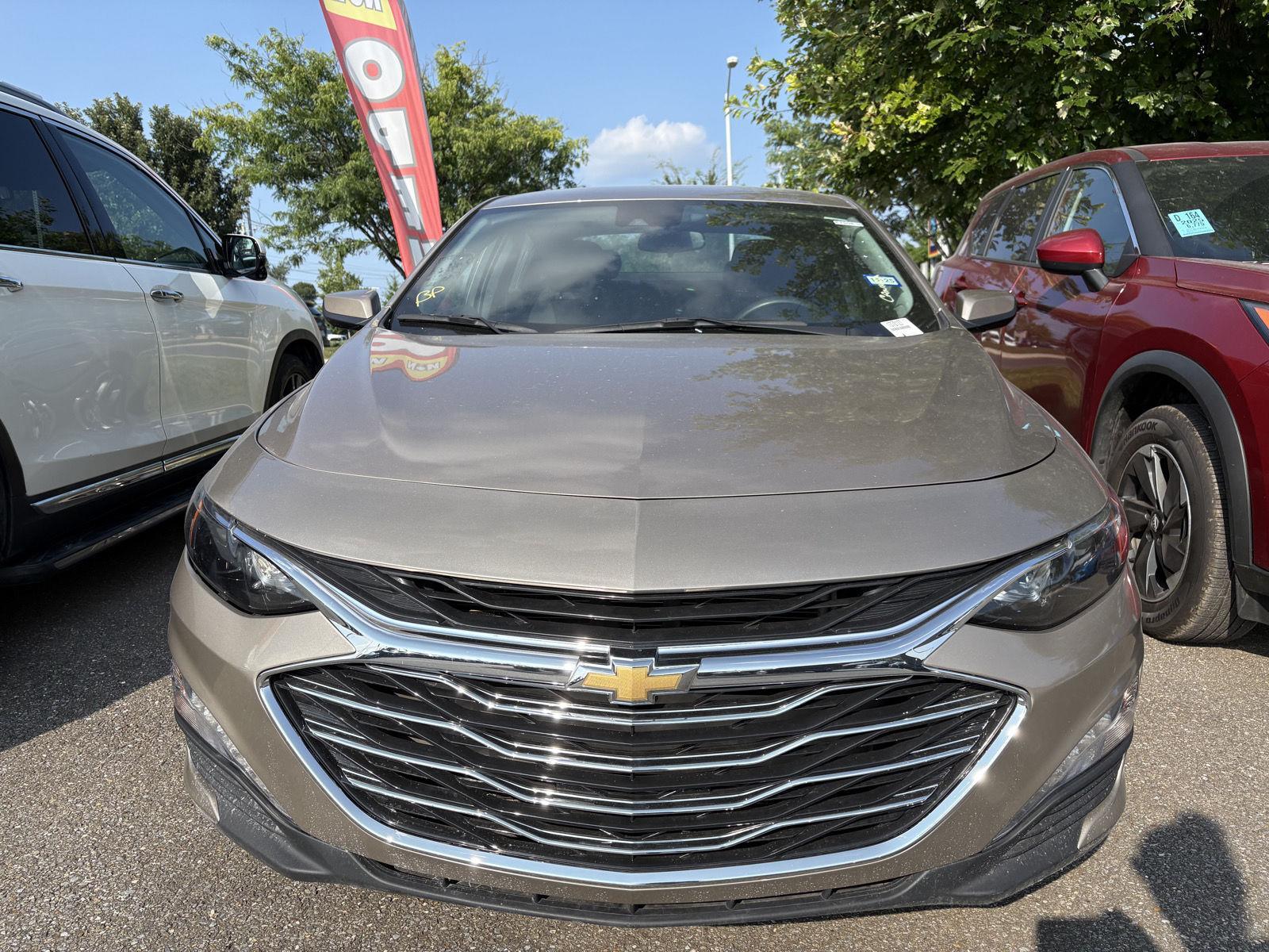 2024 Chevrolet Malibu 1LT photo 2