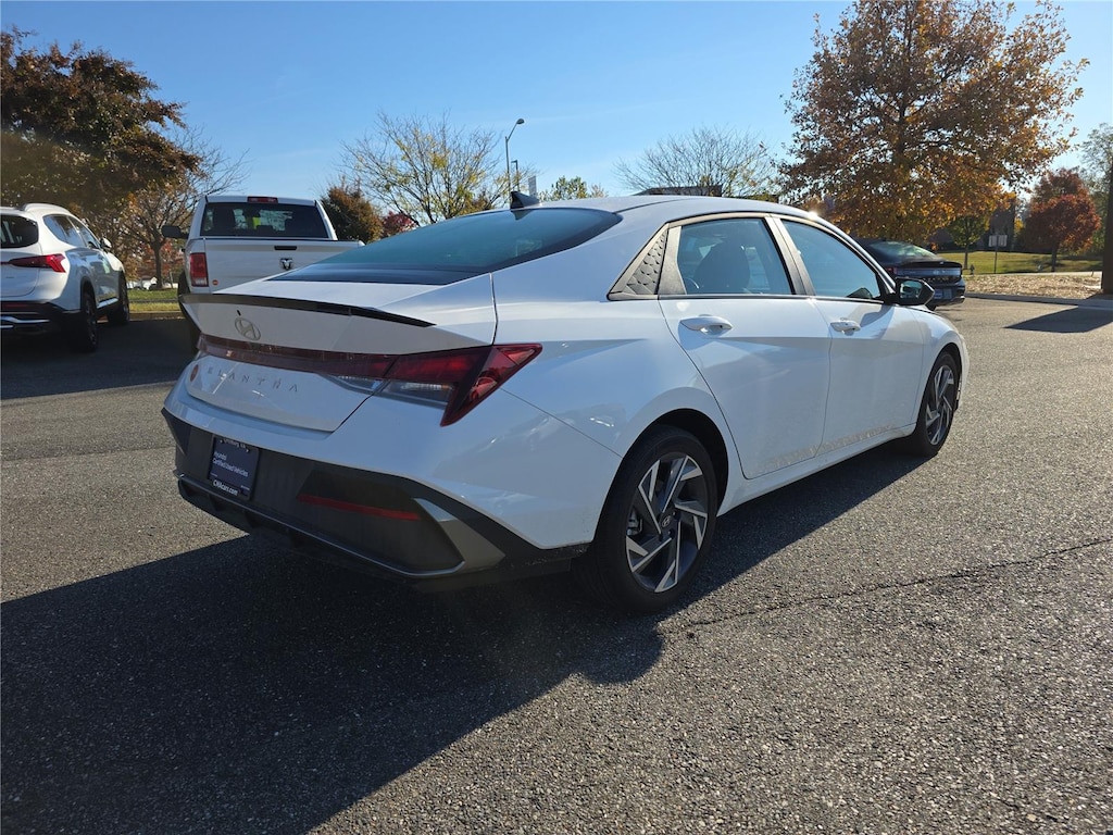 Used 2025 Hyundai Elantra SEL Sport Sedan