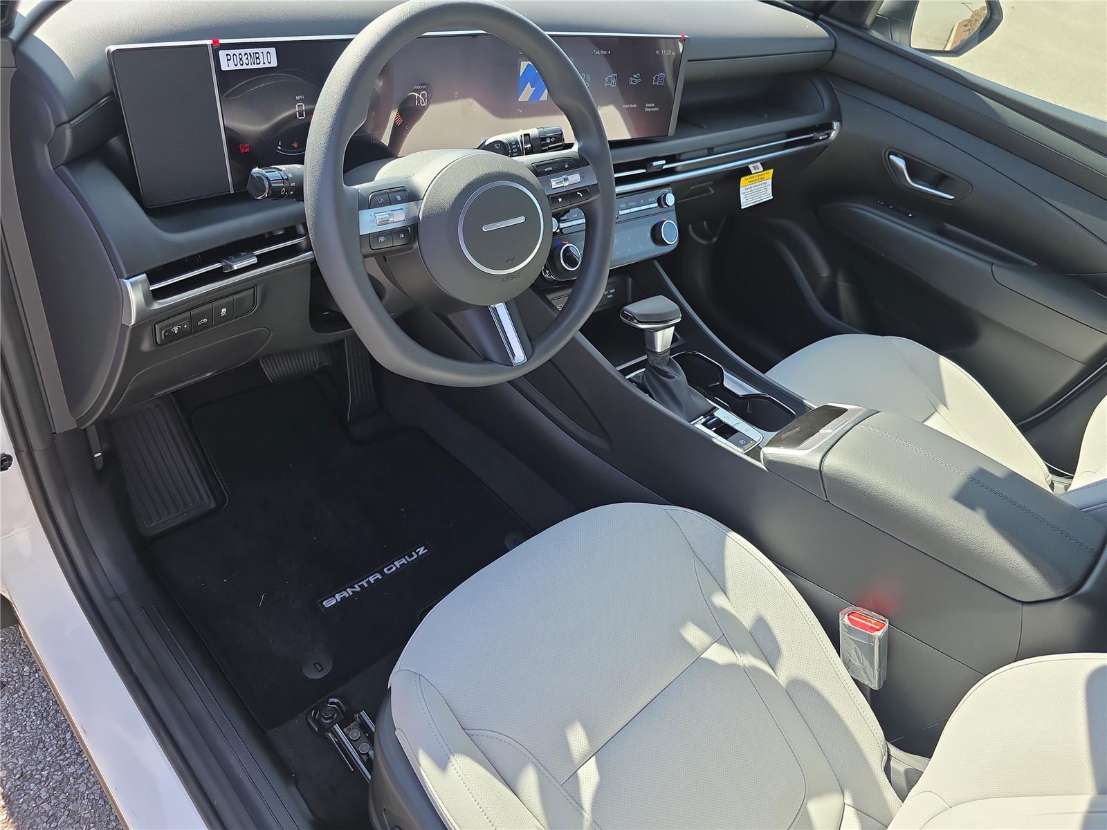 2026 Hyundai Santa Cruz SEL photo 2