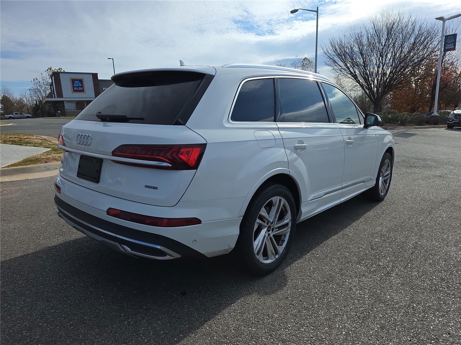 2024 Audi Q7 Premium Plus photo 4