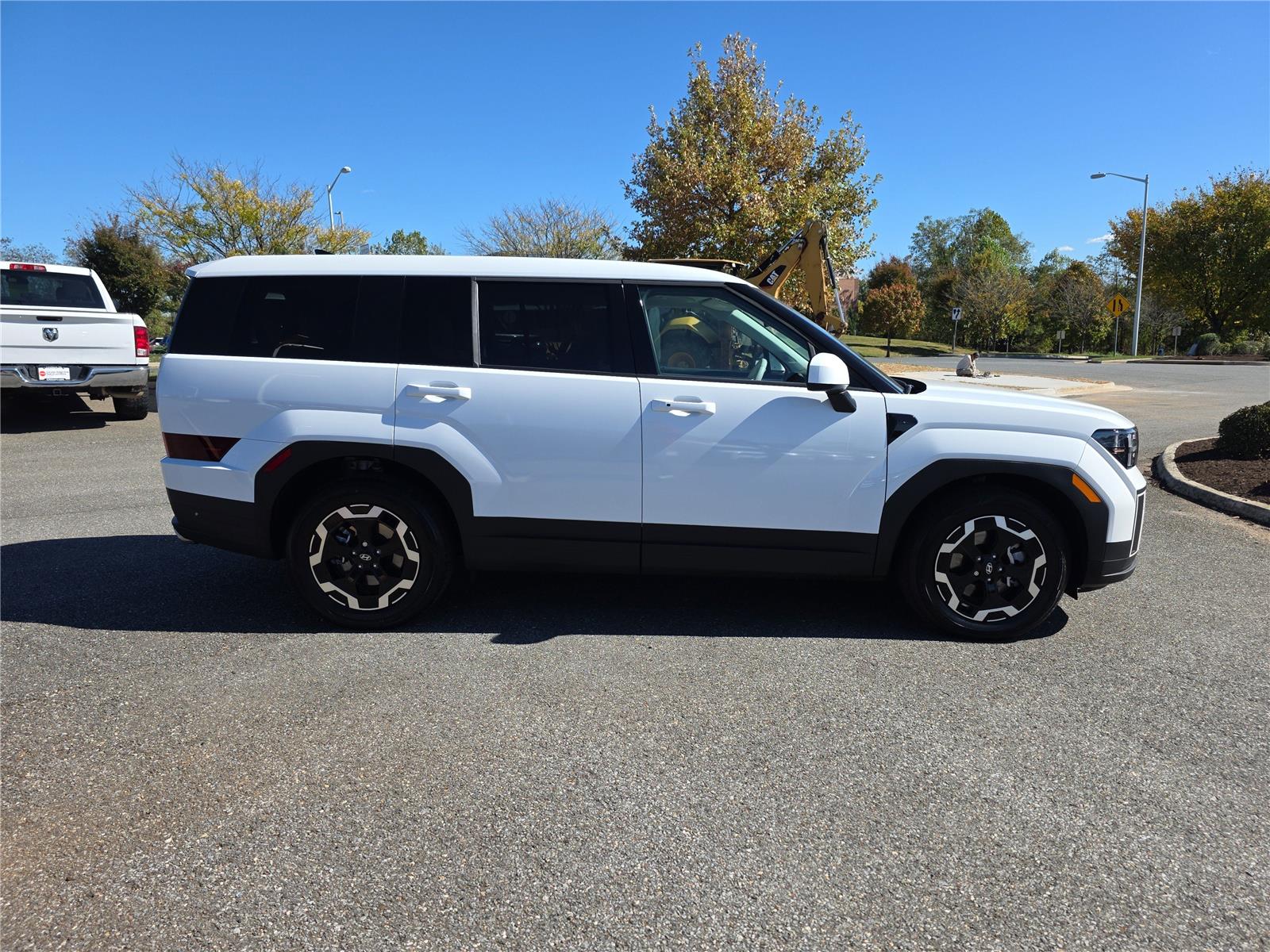 2025 Hyundai Santa Fe SE photo 3