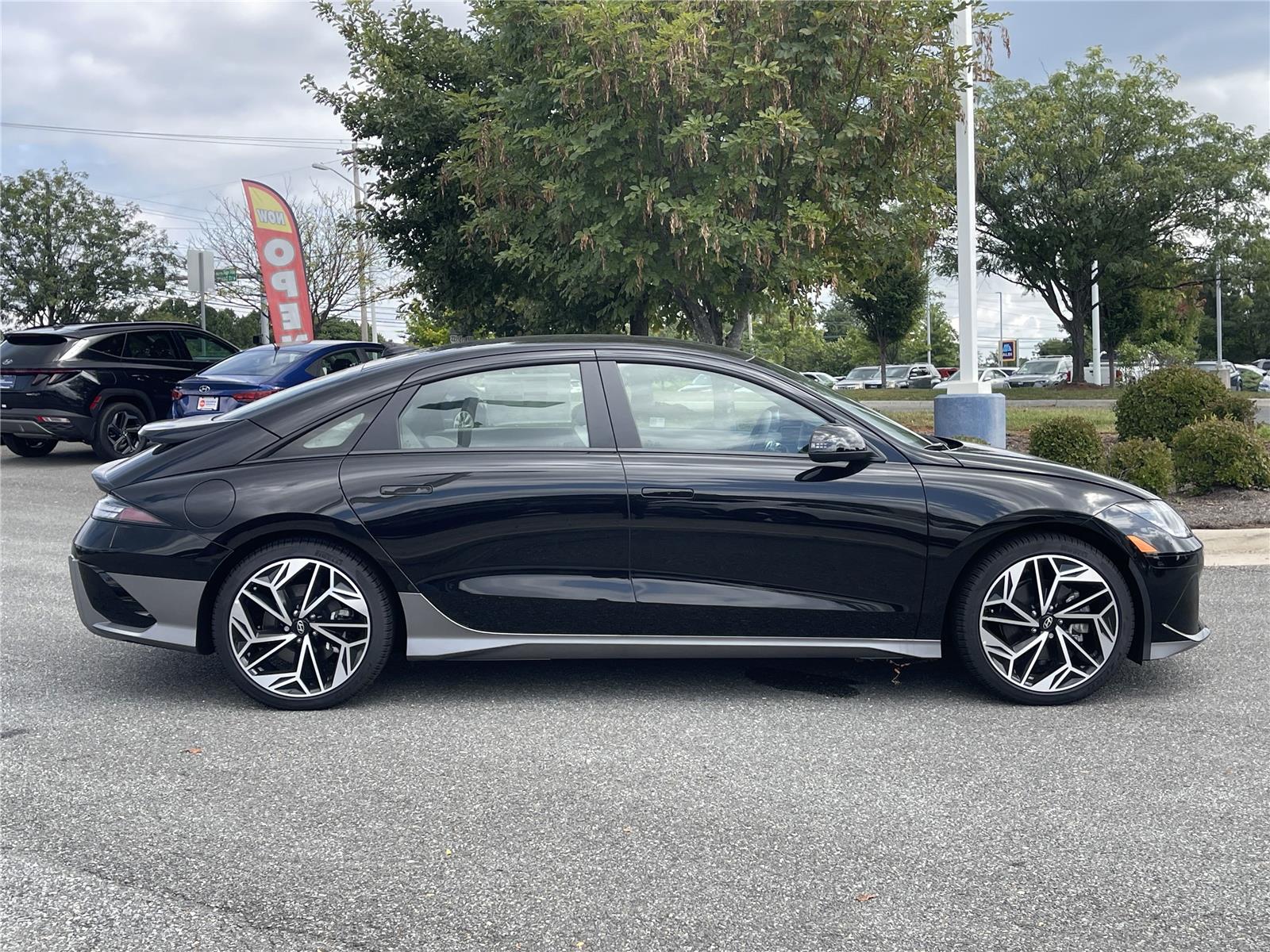 2025 Hyundai Ioniq 6 SEL photo 3