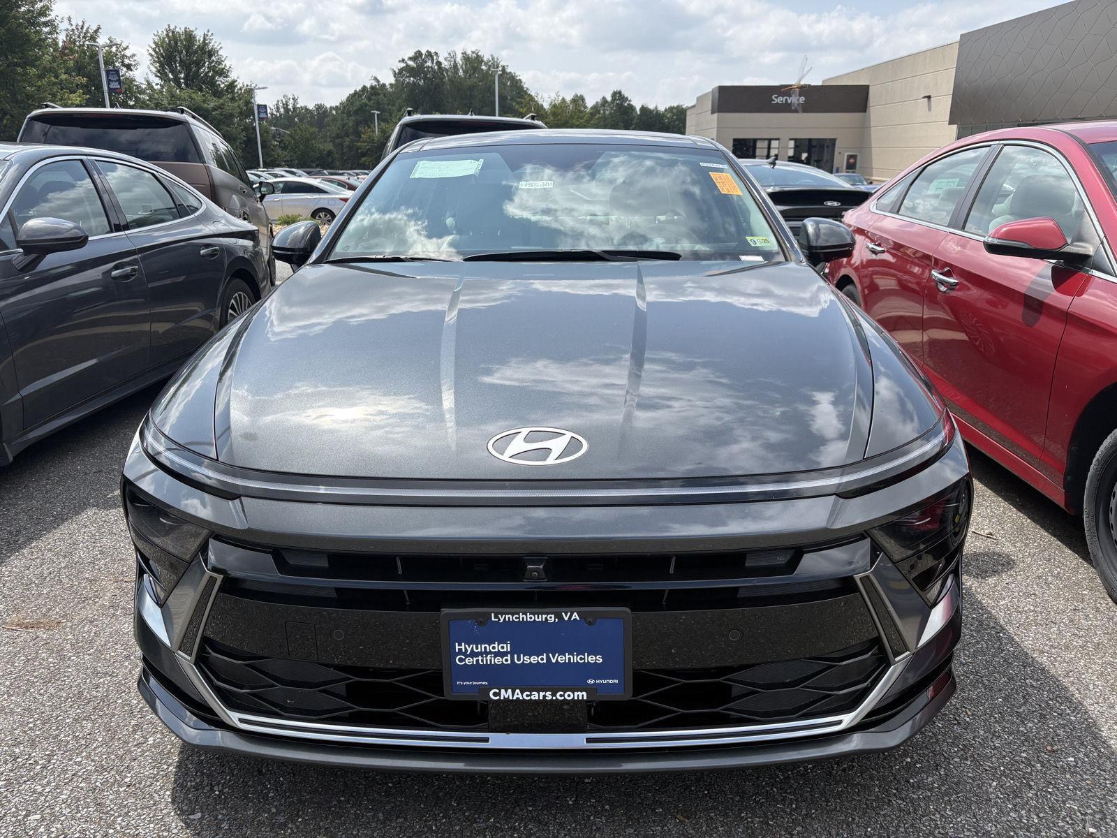 2025 Hyundai Sonata Hybrid Limited photo 2